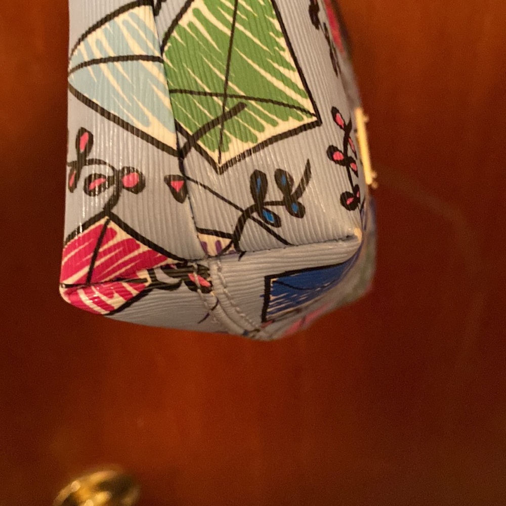 EUC Dooney Kites Pouchette - Picture 4 of 6